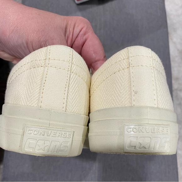 Converse Cons unisex tennis shoes, men’s size 9, women’s size 10.5, never worn - Picture 4 of 7